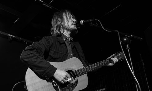 Live acoustic blues in Wellington